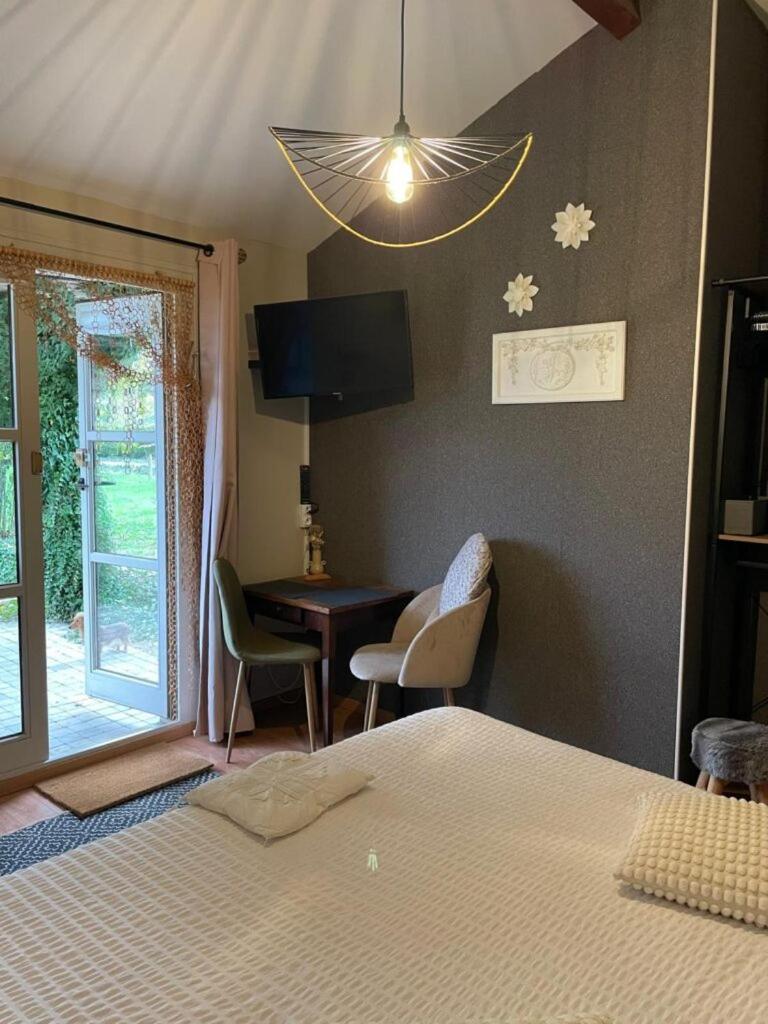 Gite Et Studios Les Barongeres Farges-les-Chalon Bagian luar foto