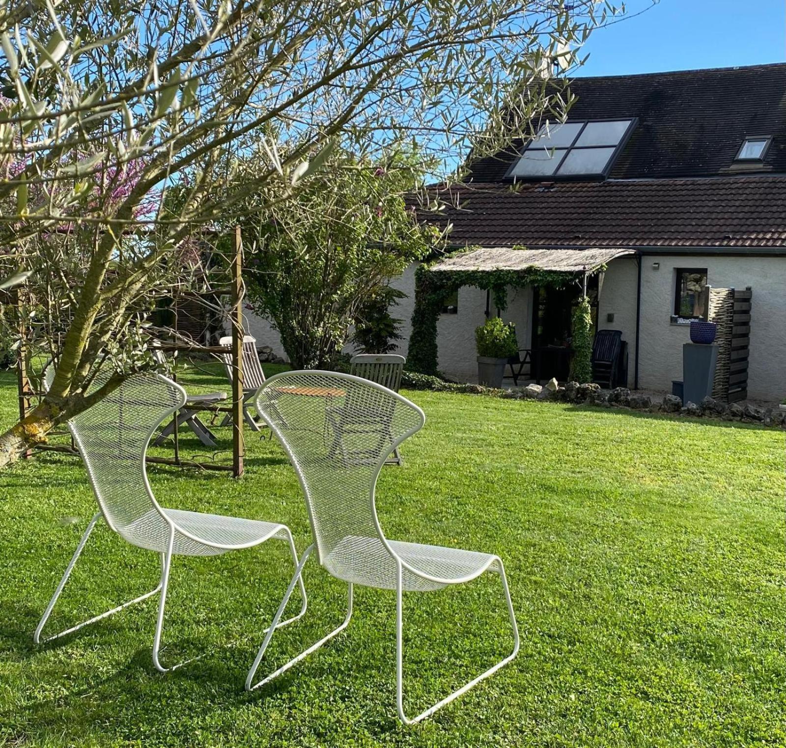 Gite Et Studios Les Barongeres Farges-les-Chalon Bagian luar foto