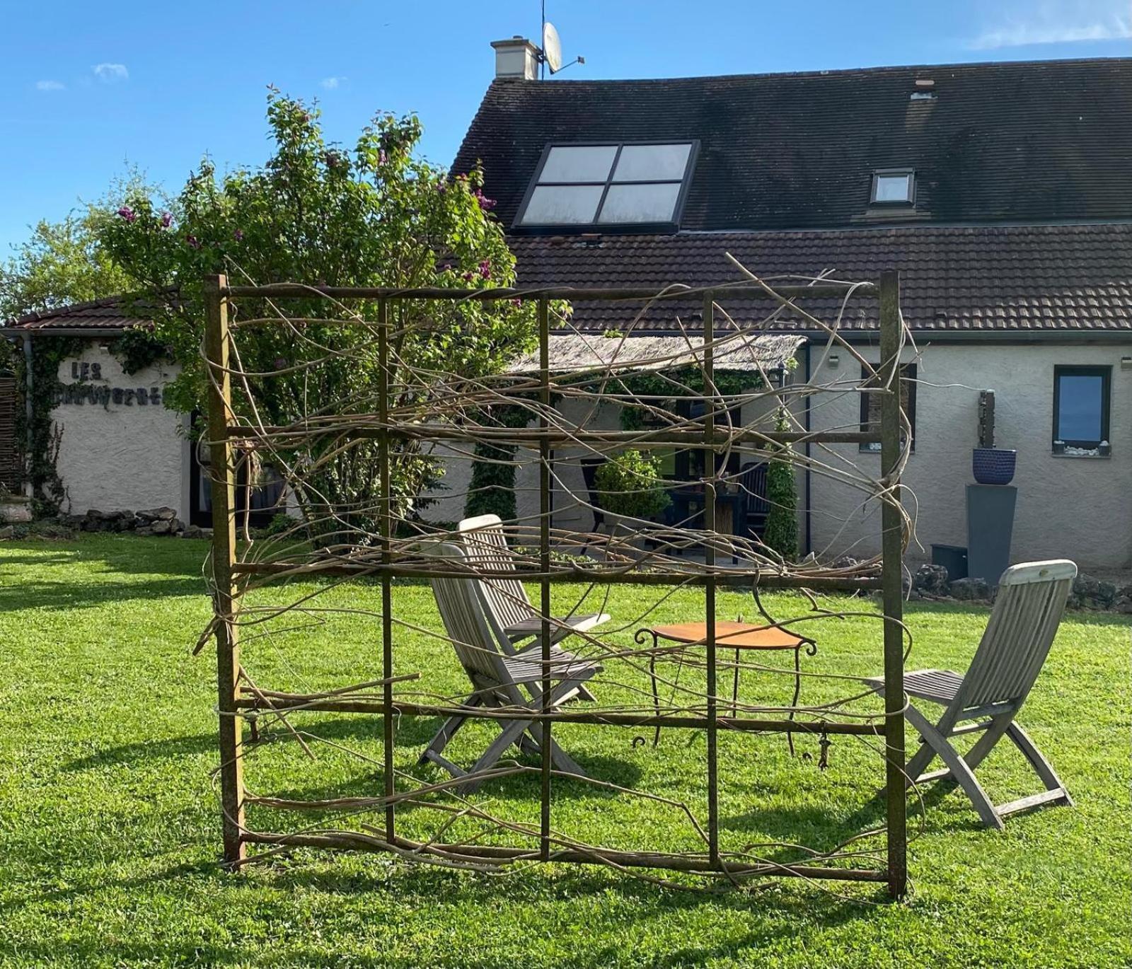 Gite Et Studios Les Barongeres Farges-les-Chalon Bagian luar foto